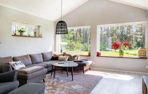 3 Bedroom Cozy Home In Gotlands Tofta — Visby — photo 3