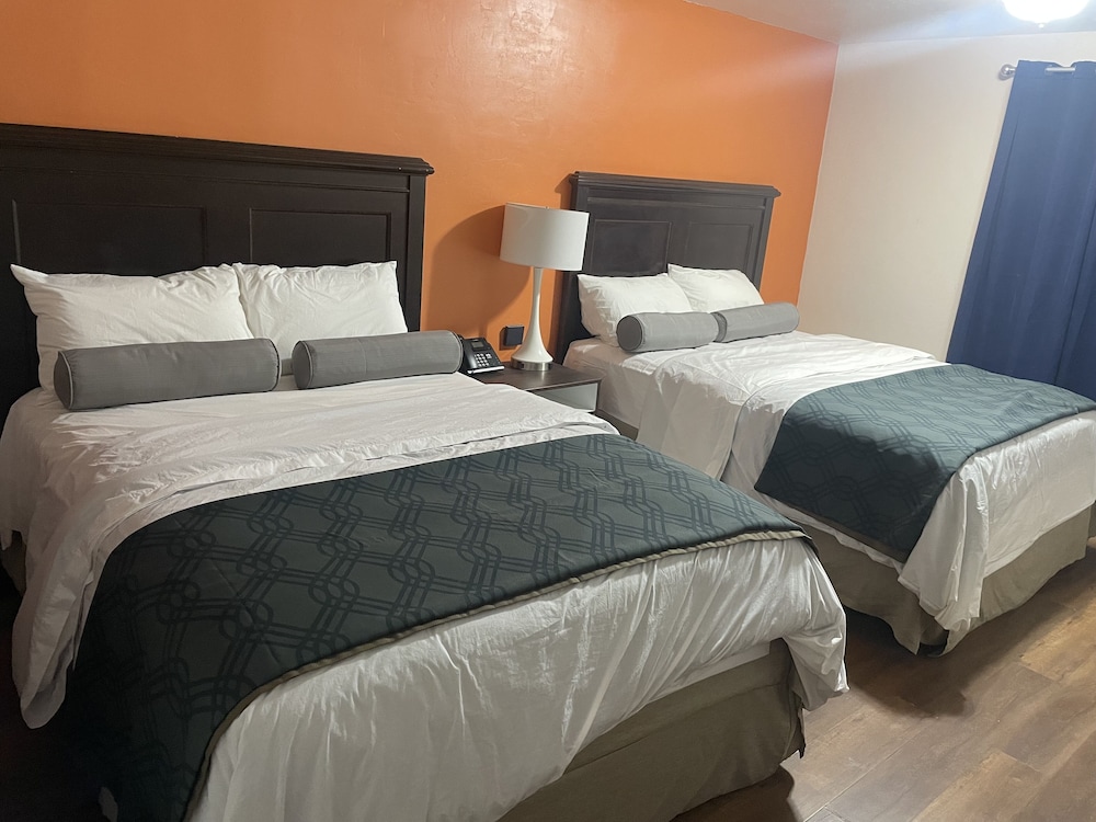 B&J Hotel and Apartment - photo 8