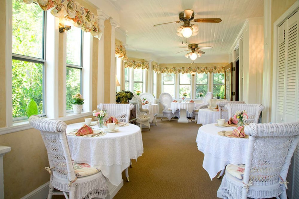 Albemarle Inn - photo 94
