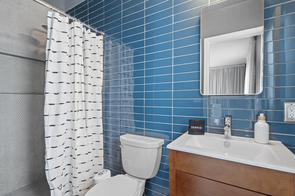 Mid Century Stunner By Homeslice Stays - photo 15