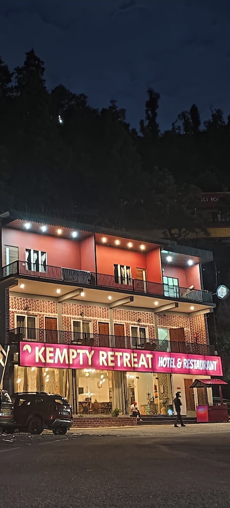 Hotel Kempty Retreat in Mussoorie, India