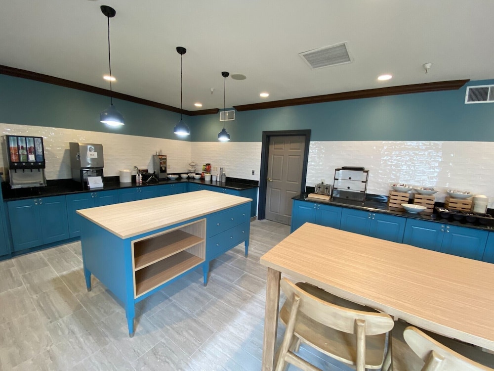 Country Inn & Suites by Radisson Champaign North IL - photo 20