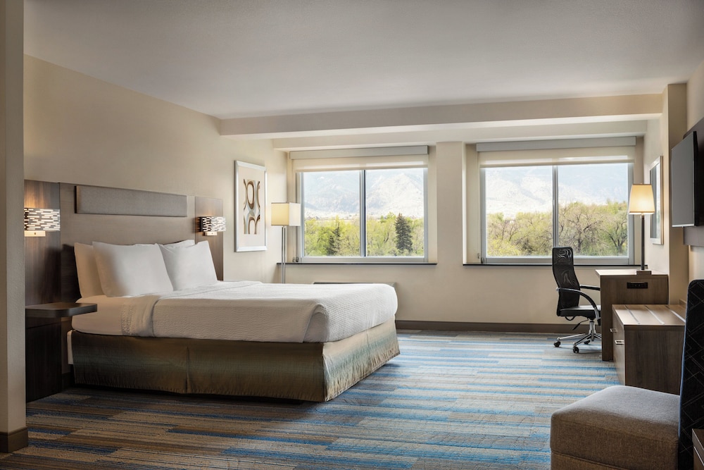 Holiday Inn Express & Suites Colorado Springs Central by IHG - photo 22