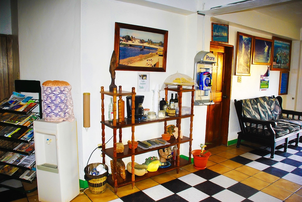 Chaleanor Hotel — Dangriga — photo 4