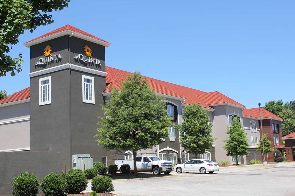 La Quinta Inn & Suites by Wyndham Huntsville Airport Madison - photo 3