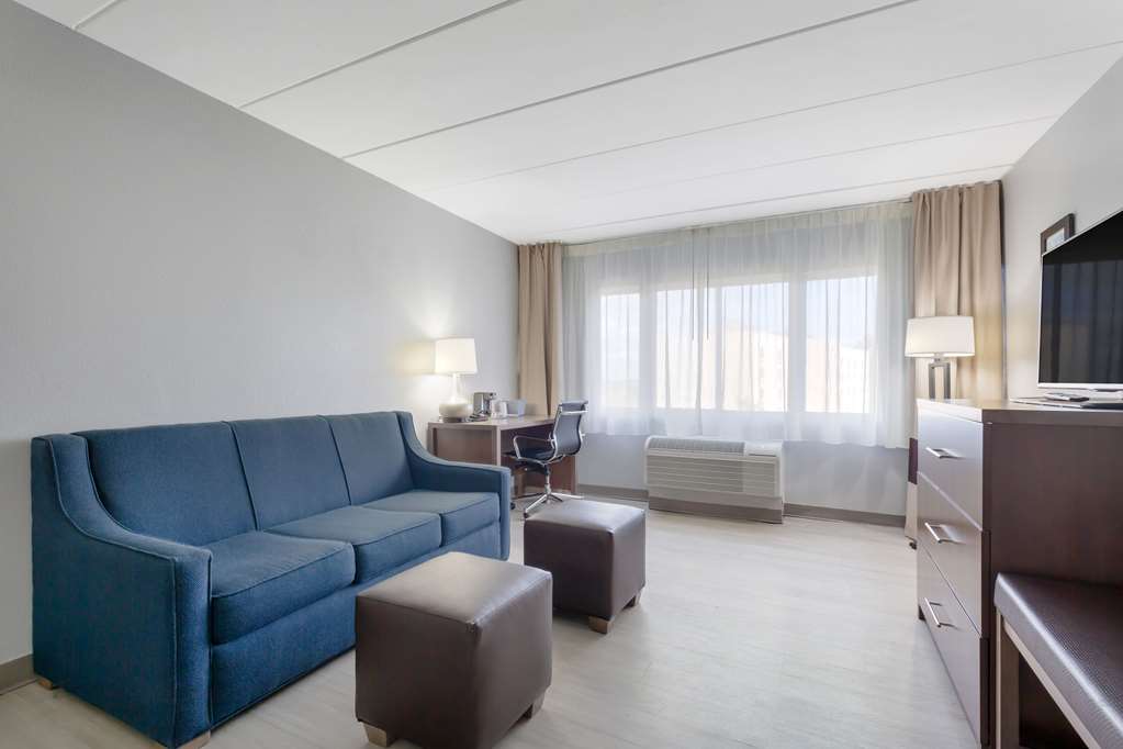 Clarion Hotel & Suites BWI Airport North - photo 31