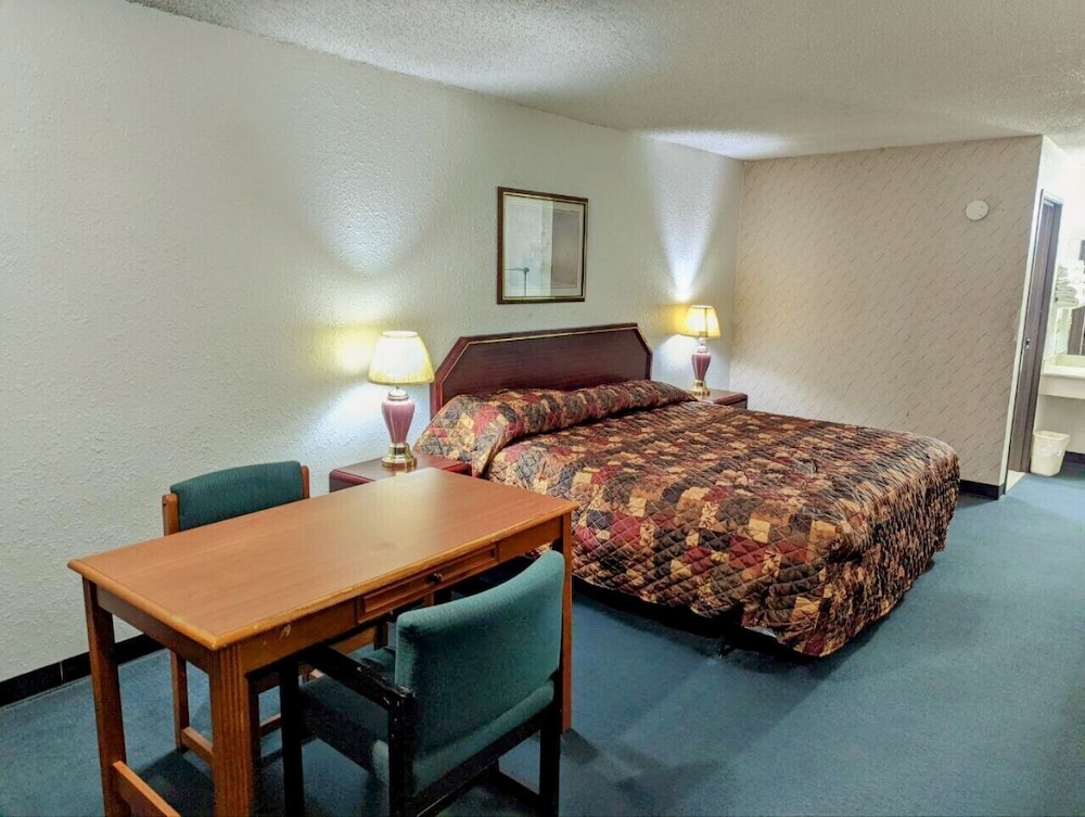 Luxury Inn - photo 11
