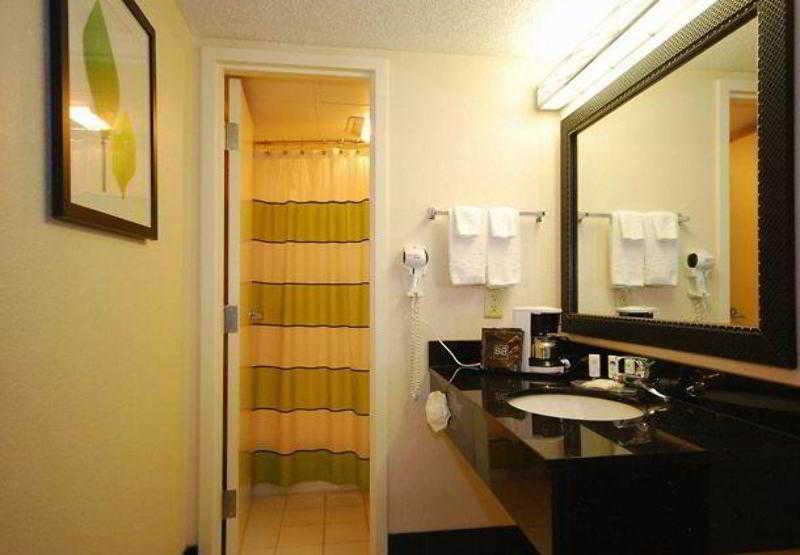 Fairfield Inn - photo 8