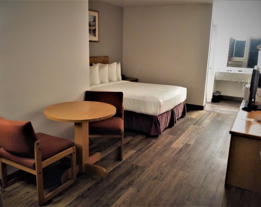 Sugarloaf Mt Motel - photo 10