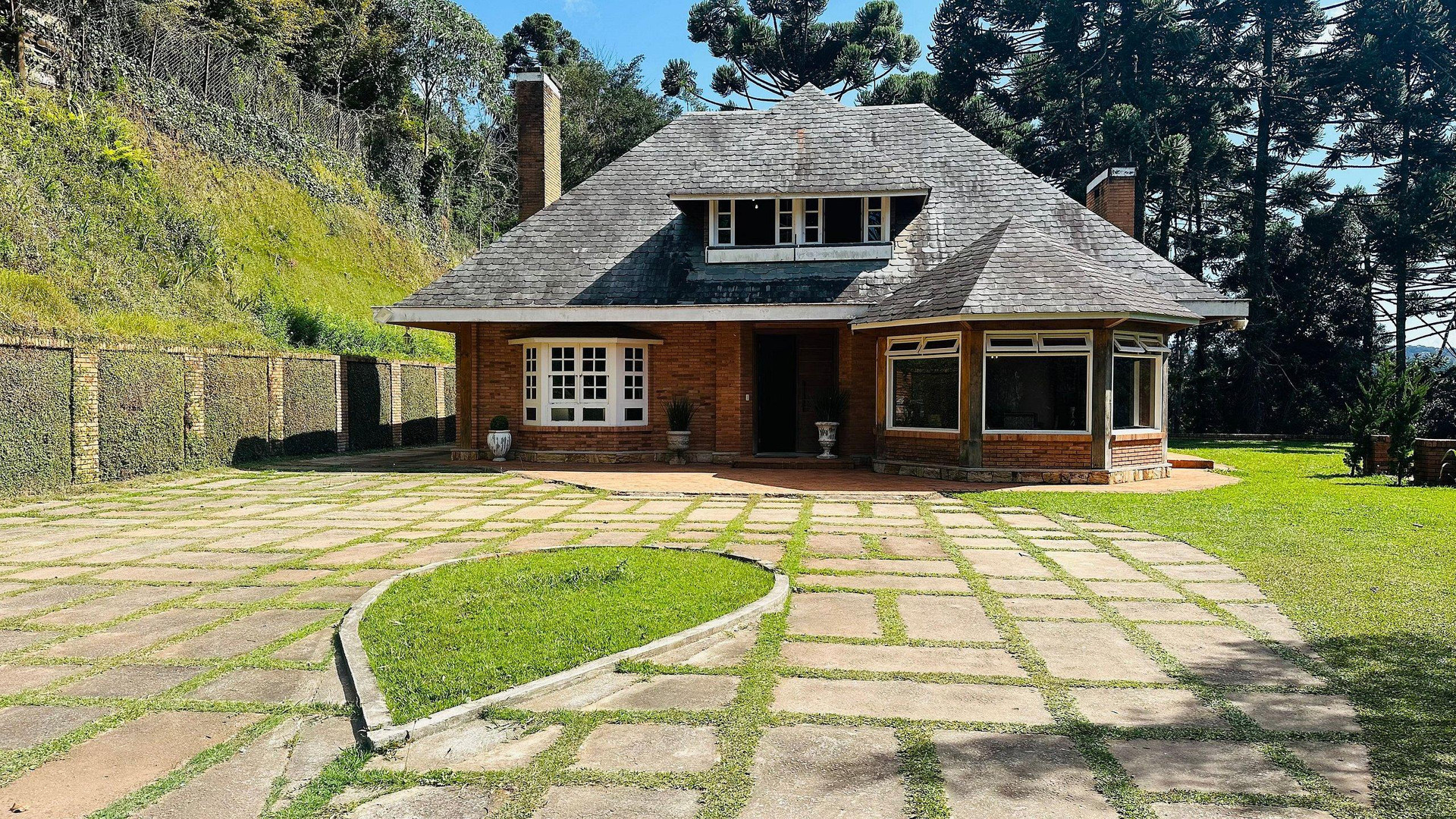 Casa do Forte — 4-Star Luxury Hotel in Campos Do Jordao, Brasil