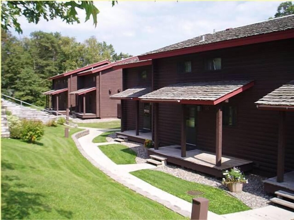 Pelican Bay — hotel in Breezy Point