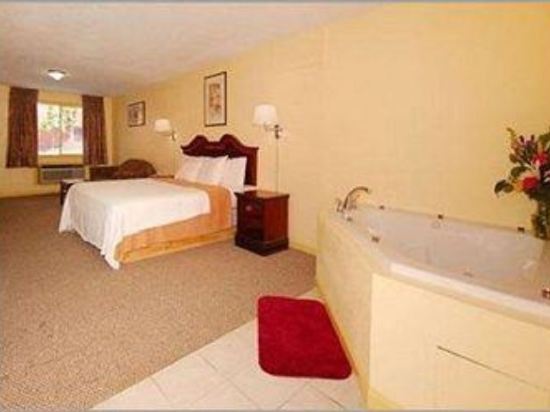 Rodeway Inn 1199 Linden Avenue - photo 11