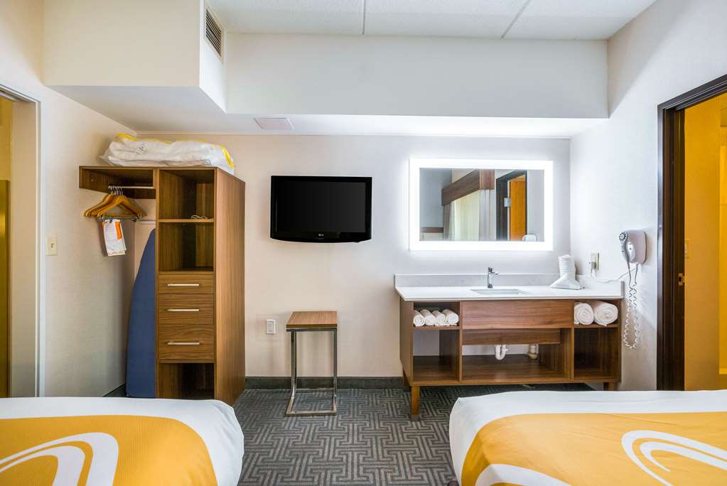 Quality Suites Lansing West - photo 20