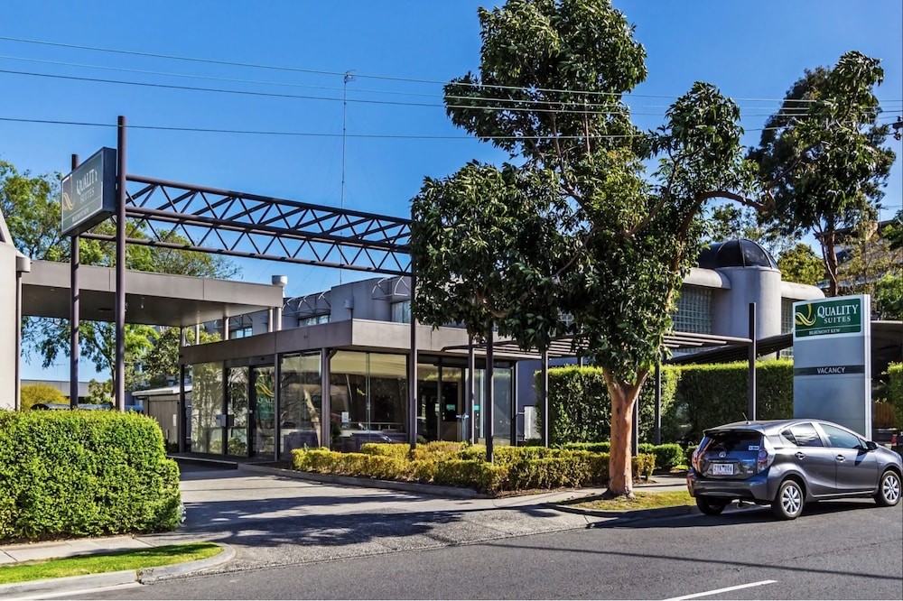 Beaumont Kew - carbon neutral hotel in Kew