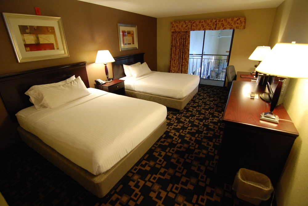 Express Suites Riverport Inn & Suites - photo 11