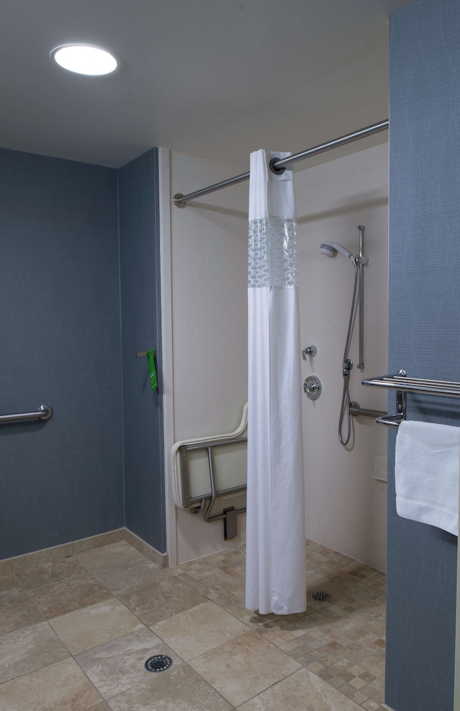 Hampton Inn & Suites Vineland - photo 21