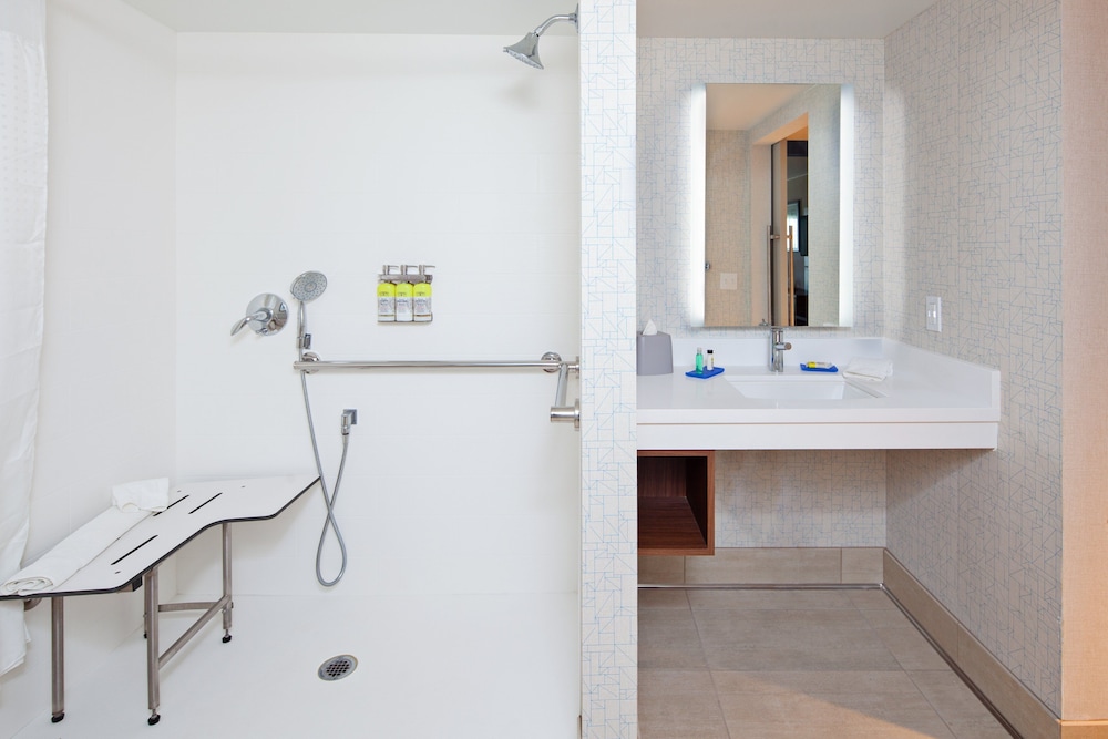 Holiday Inn Express Hotel & Suites Ventura by IHG - photo 19