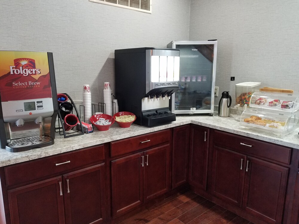 Aartpark Hotel Inn At Lewiston - photo 22