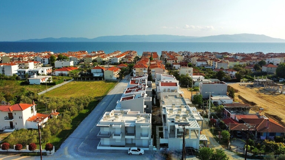 Nefeli and Nefeli Luxury Residential Complexes — hotel in Paralia Ofryniou