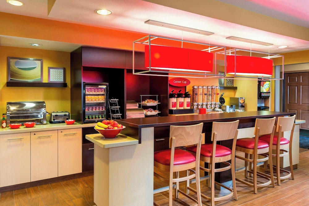 TownePlace Suites By Marriott Phoenix North - photo 27