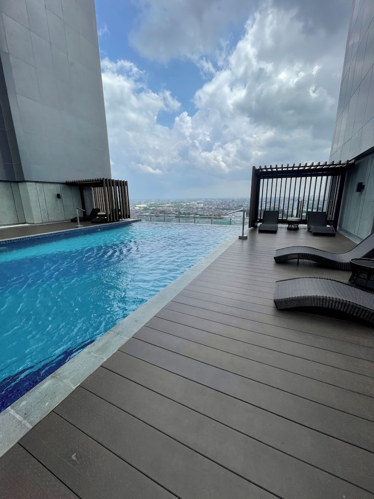 Staycation Jakarta Holland Village — 4-Star Luxury Hotel in Jakarta, Indonesia