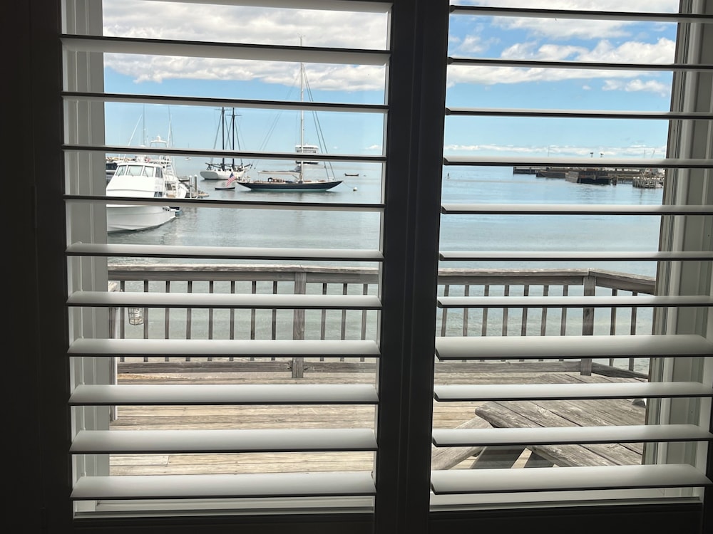 Vineyard Harbor Motel Private Beach - photo 393