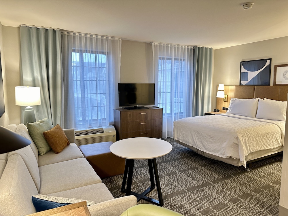 Staybridge Suites Milwaukee West Oconomowoc by IHG - photo 44