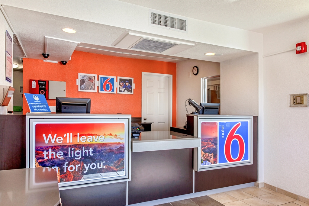 Motel 6 Phoenix North Bell Road - photo 25