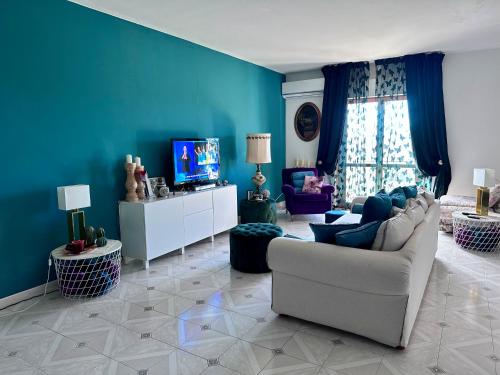 Seb's Flat Home of the Sun & Colors Free Wi Fi AC SmartTV — 4-Star Luxury Hotel in Floridia, Italy