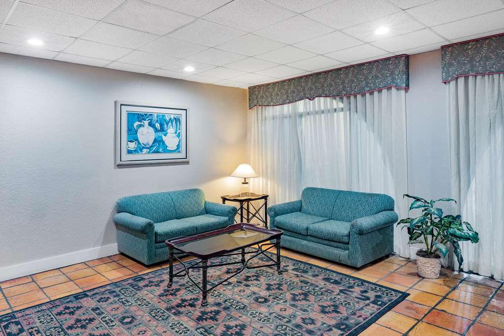 Days Inn by Wyndham Del Rio - photo 13