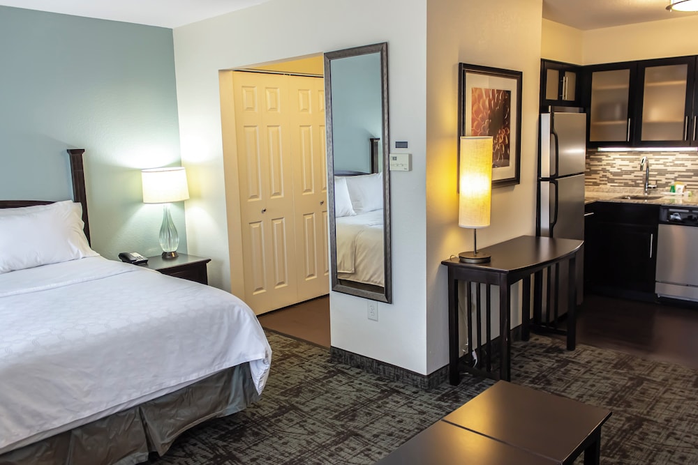 Staybridge Suites Minot by IHG - photo 22