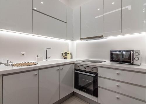 De lenco Residence 2 — 4-Star Luxury Hotel in Athens, Greece
