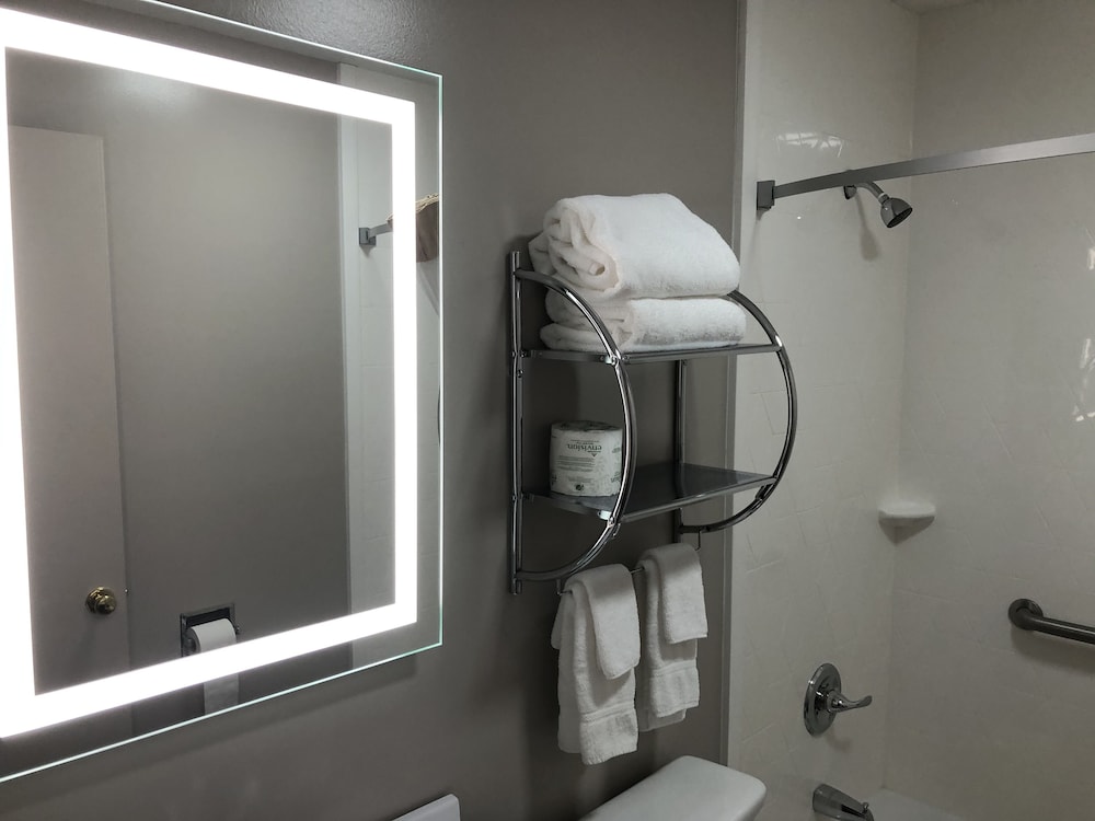 DuPont Suites - photo 14