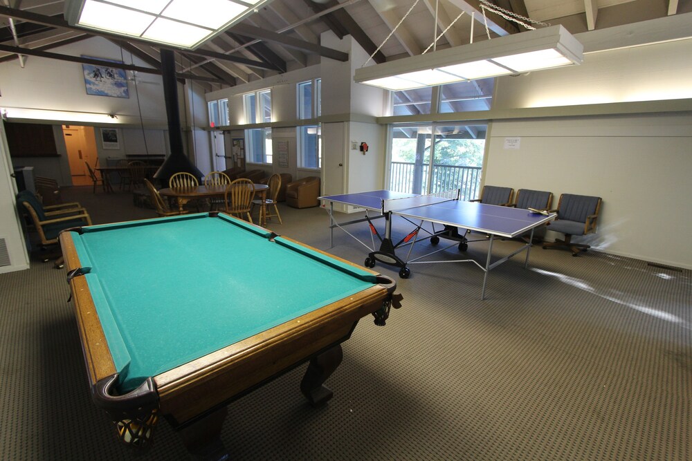 Lake Arrowhead Chalets a VRI resort - photo 22