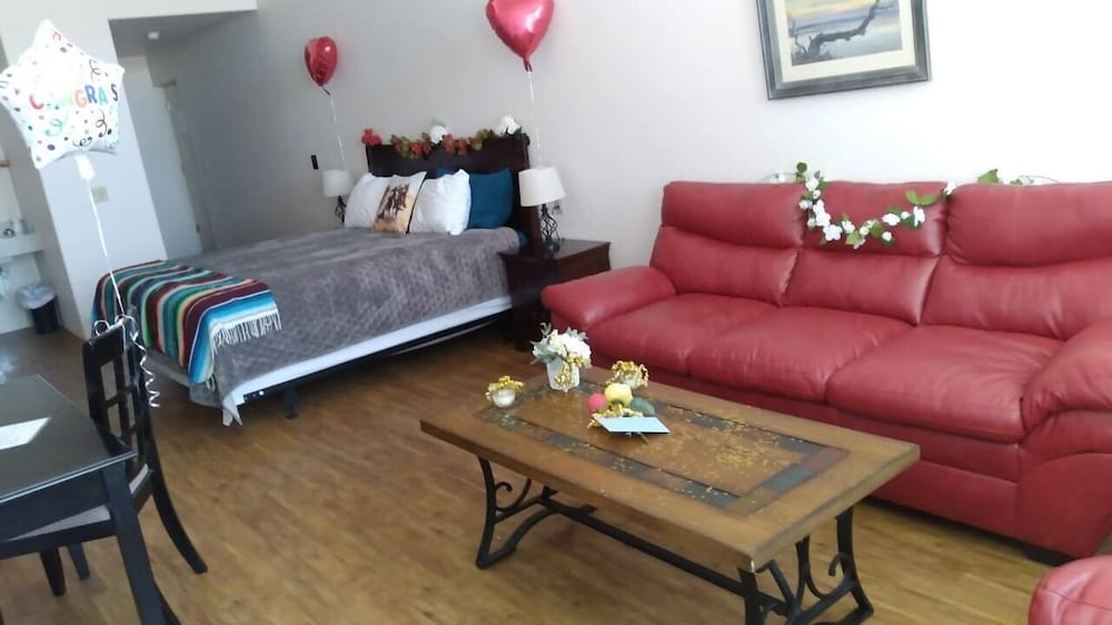 Katie's Cozy Suites - photo 11