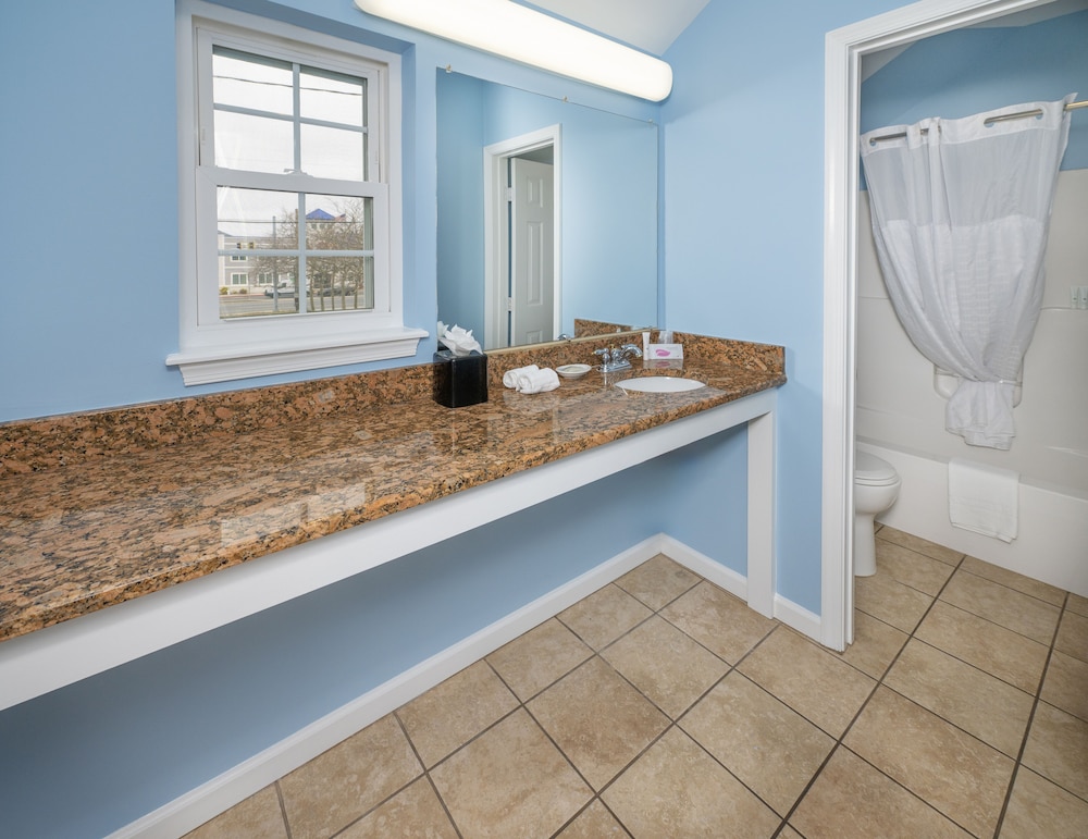 Commander Beach House Hotel - photo 48