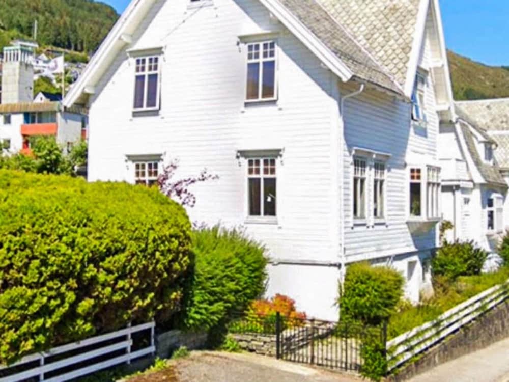 8 person holiday home in MÅLØY By Traum — 4-Star Luxury Hotel in Maloy, Norway