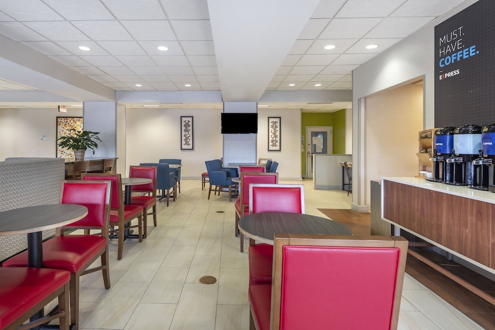 Holiday Inn Express Charlotte West Gastonia by IHG. - photo 41