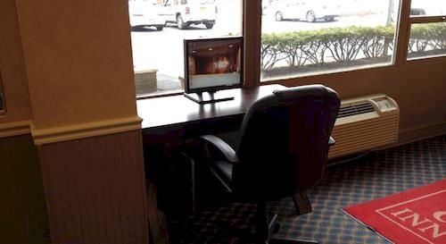 Red Carpet Inn Suites Albany — Albany