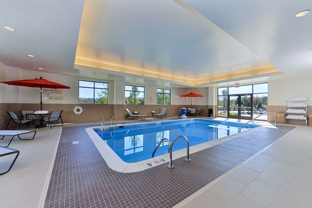 Hampton Inn & Suites California University Pittsburgh - photo 27