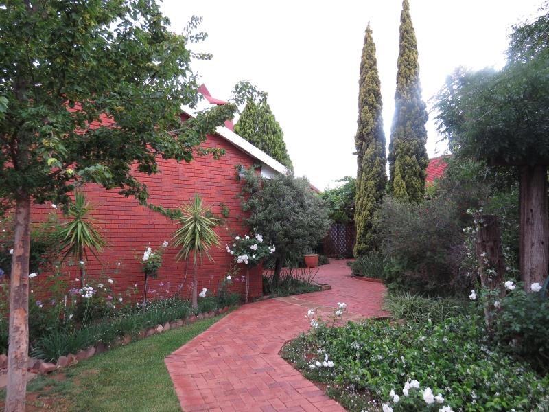 Camelia Guest House — 4-Star Luxury Hotel in Bloemfontein, South Africa