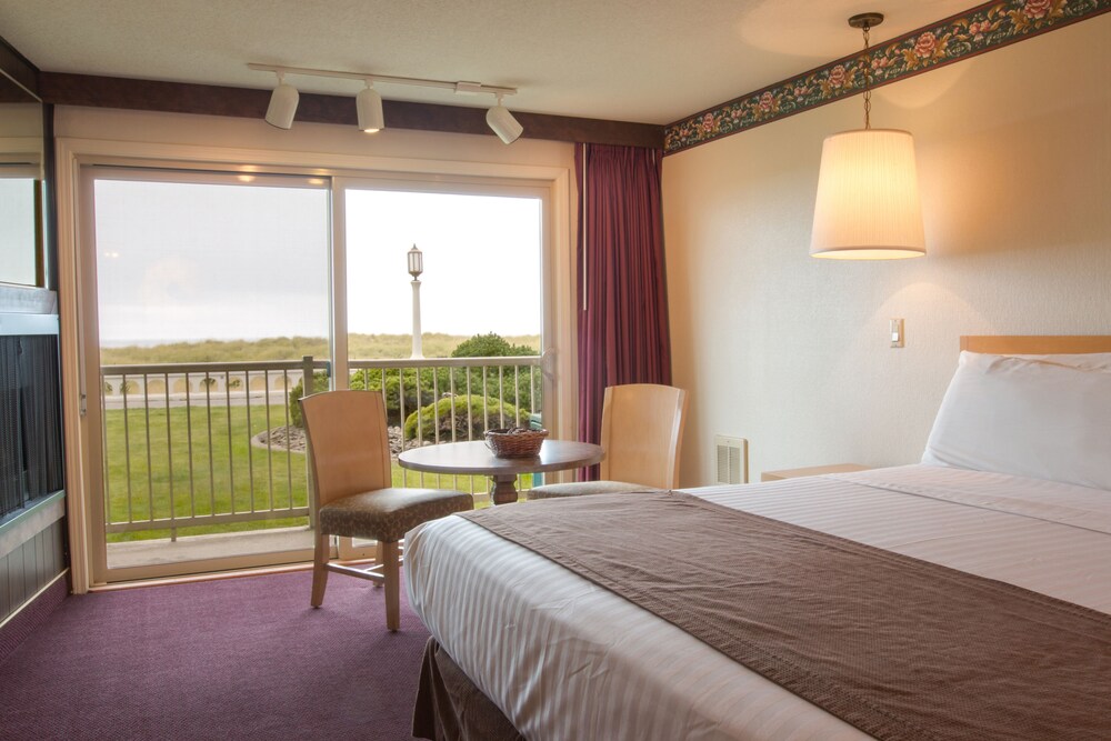 Hi Tide Oceanfront Inn - photo 19
