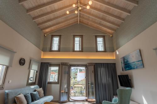 Akti Vigla Apartments Lesvos — 4-Star Luxury Hotel in Mytilene, Greece