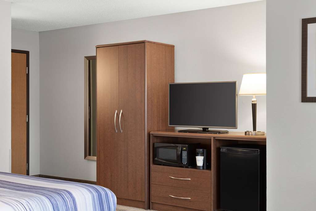 AmericInn by Wyndham Bemidji - photo 34