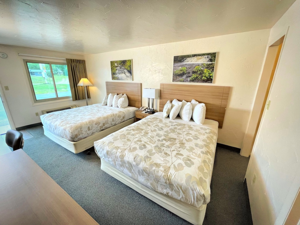 Alger Falls Motel - photo 2