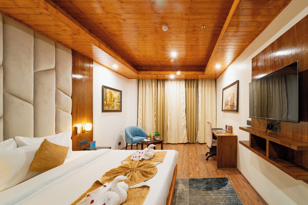 The Whitestone Inn & Suites in Manali, India