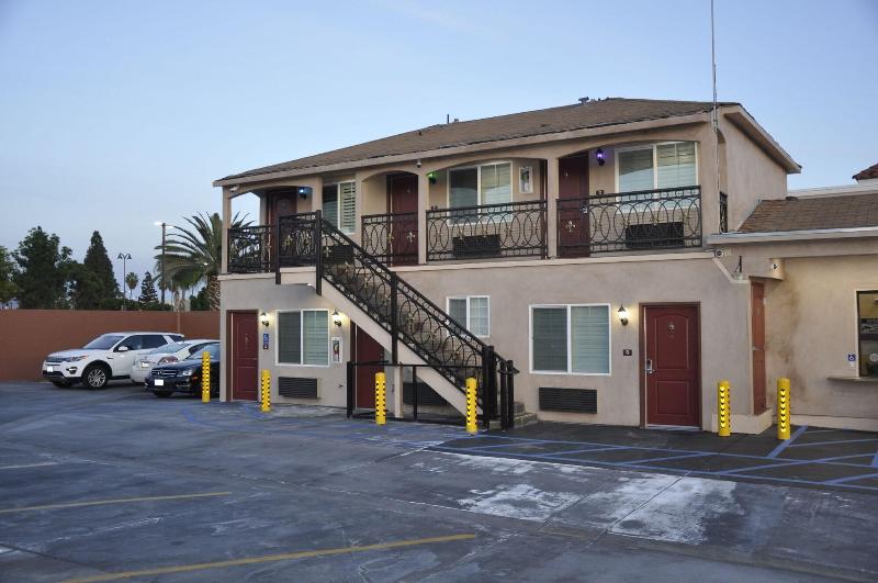 Sun Light Motel - photo 5