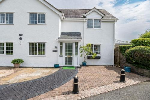 Mountain View - carbon neutral hotel in Moelfre