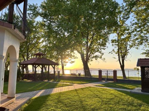 Holiday home in Balatonboglar 48107 — 4-Star Luxury Hotel in Balatonboglar, Hungary