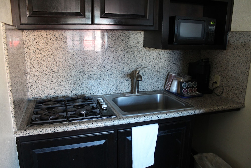 Riverside Inn & Suites Santa Cruz - photo 32